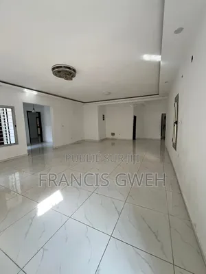 5chbre Duplex dans Francis Gweh, Cocody à Louer