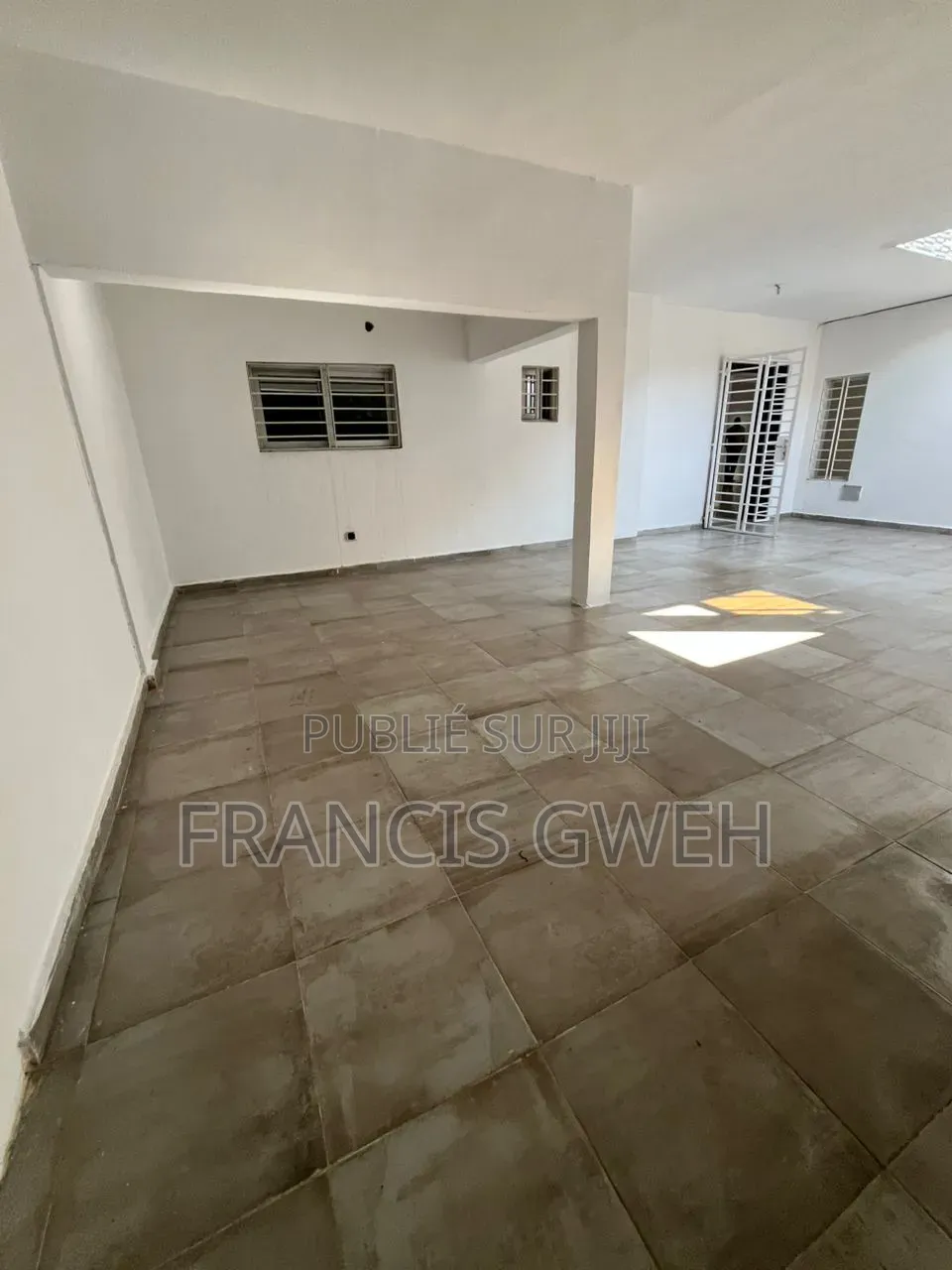 5chbre Duplex dans Francis Gweh, Cocody à Louer