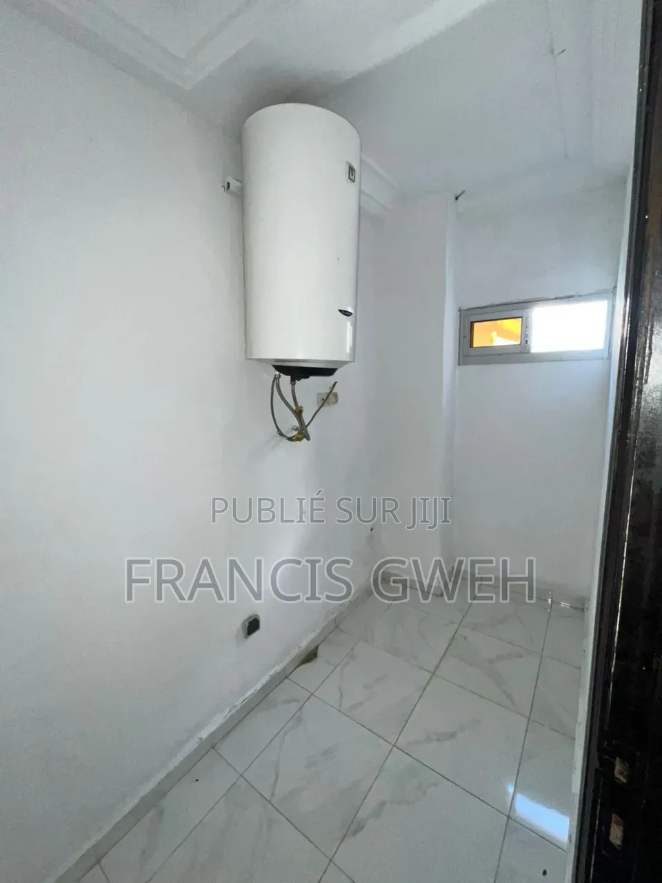 5chbre Duplex dans Francis Gweh, Cocody à Louer