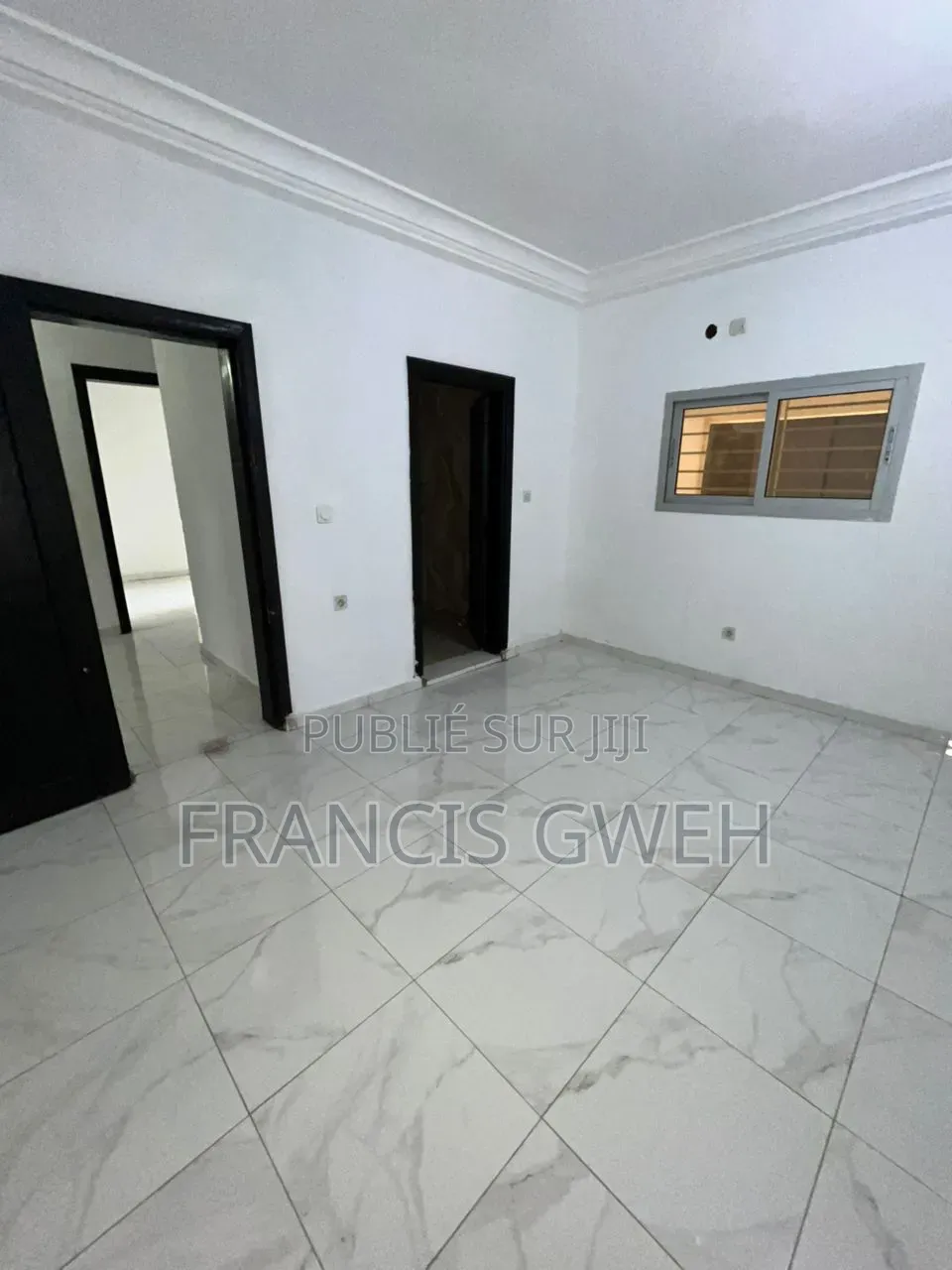 5chbre Duplex dans Francis Gweh, Cocody à Louer