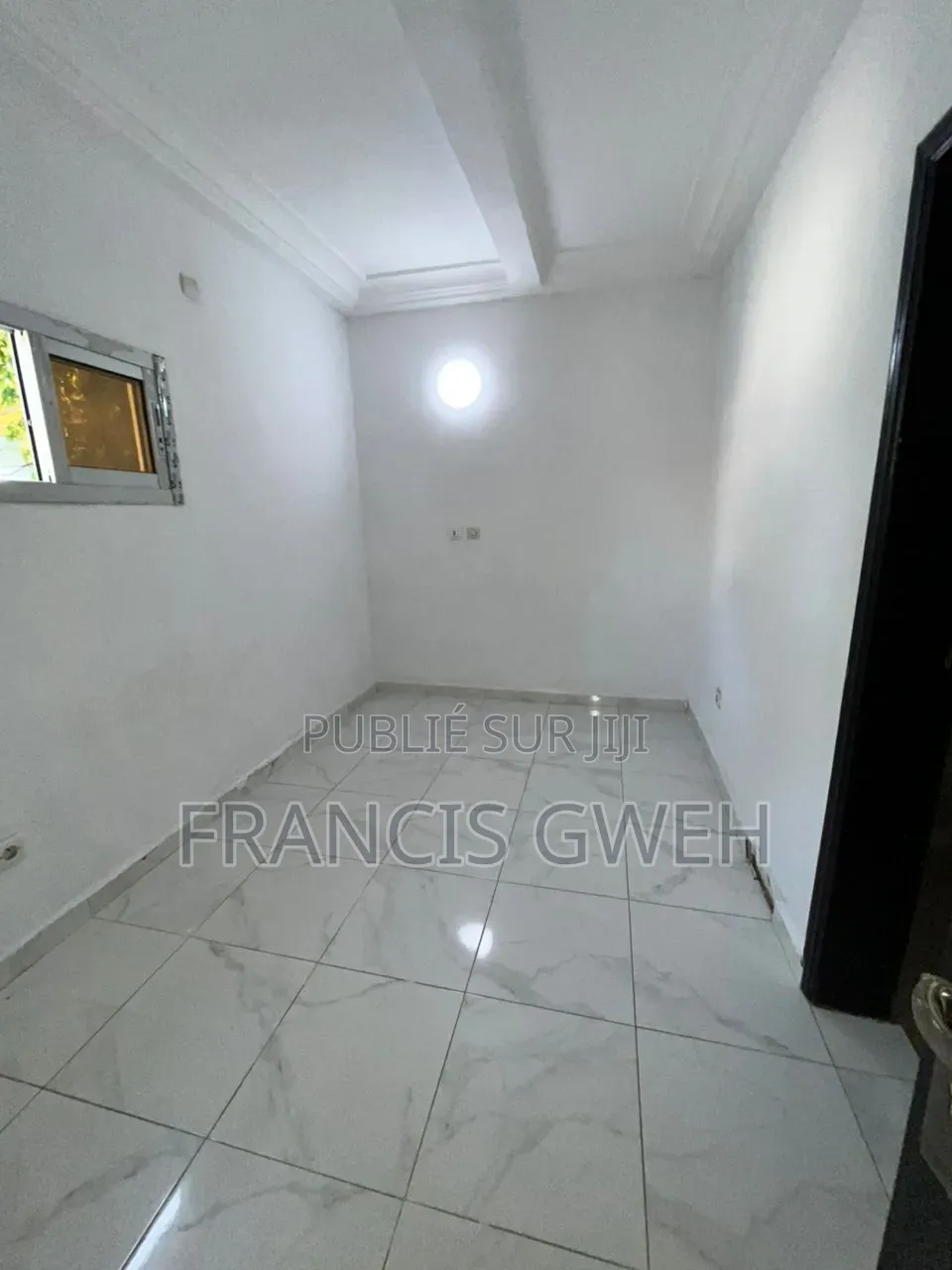 5chbre Duplex dans Francis Gweh, Cocody à Louer