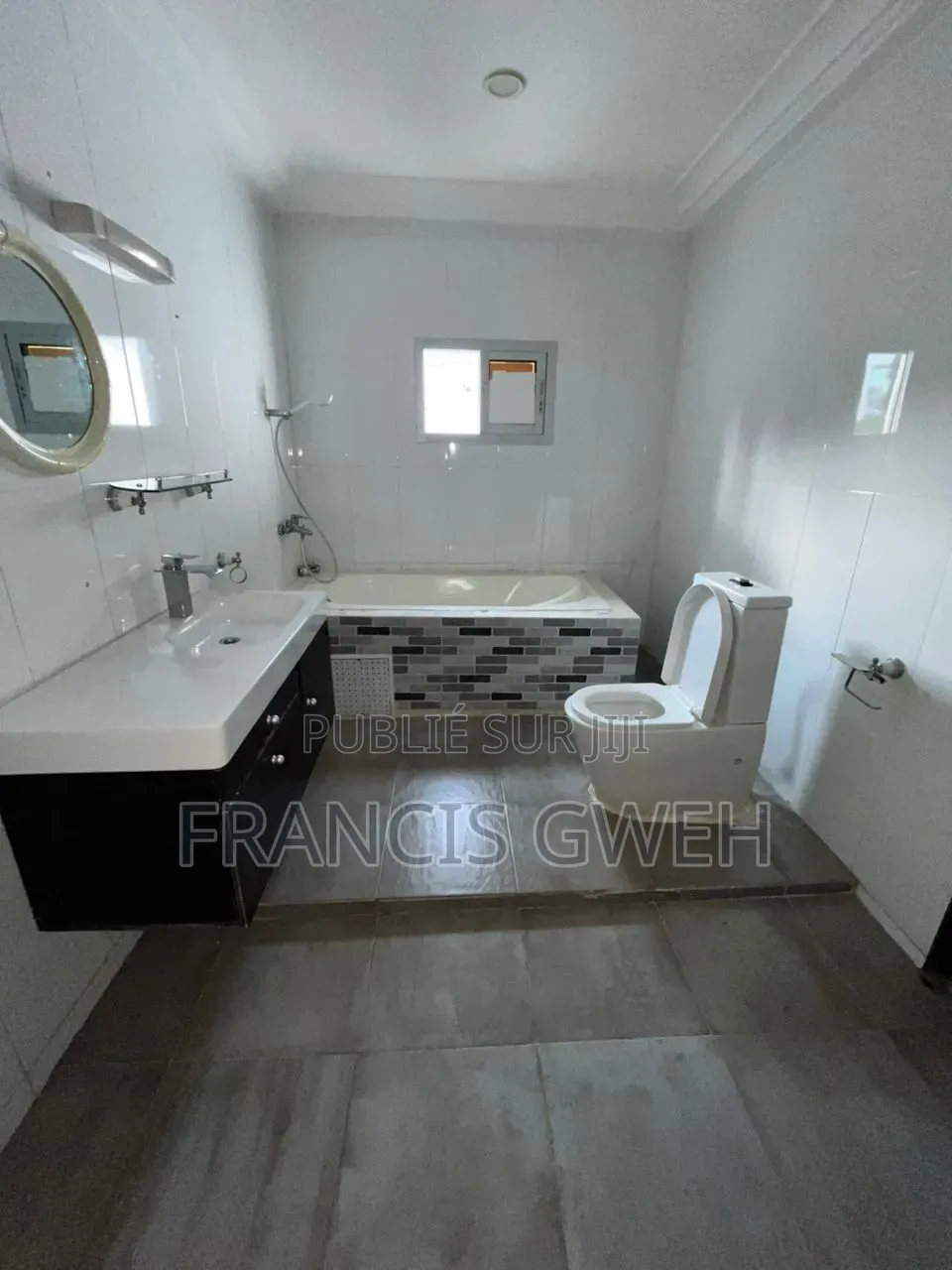5chbre Duplex dans Francis Gweh, Cocody à Louer