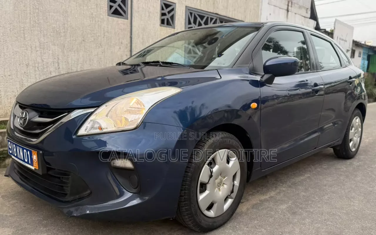 Toyota Starlet 2022 Bleu