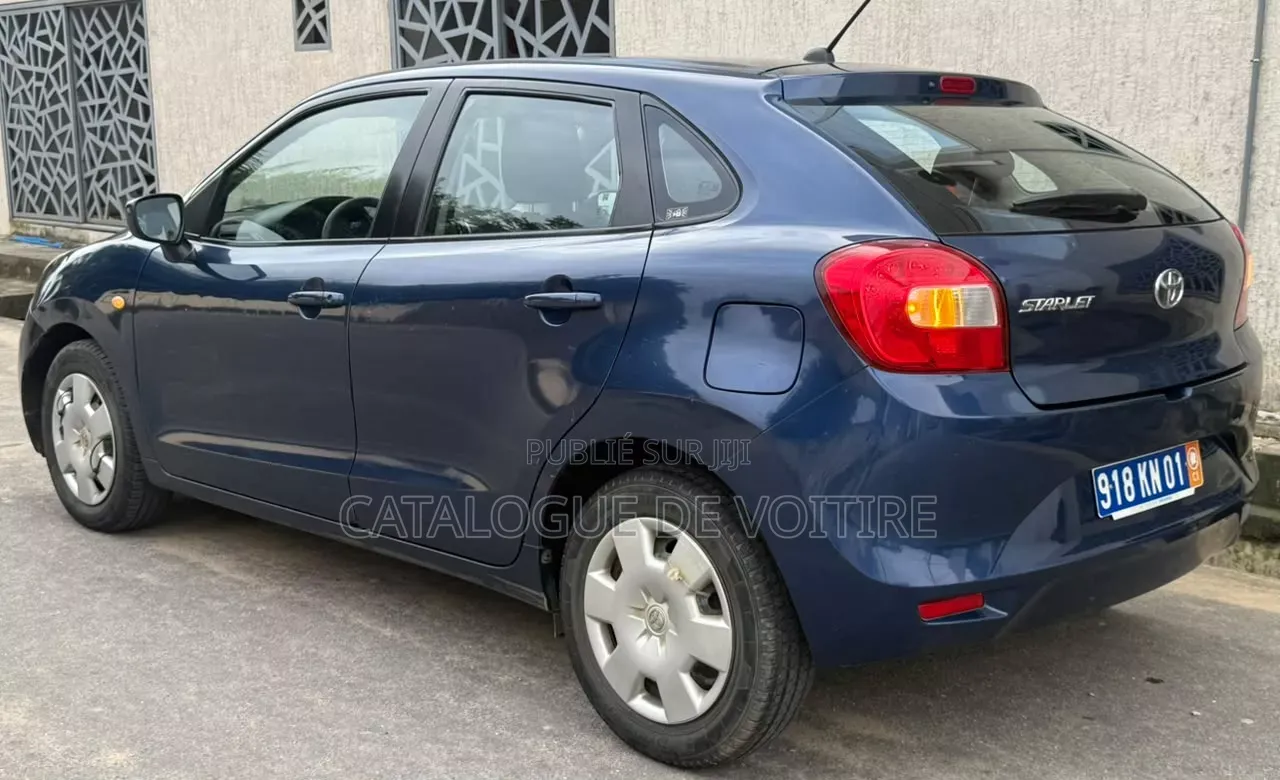 Toyota Starlet 2022 Bleu