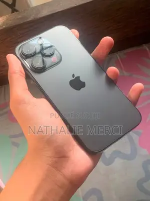 Nouveau Apple iPhone 15 Pro Max 256 GB Noir