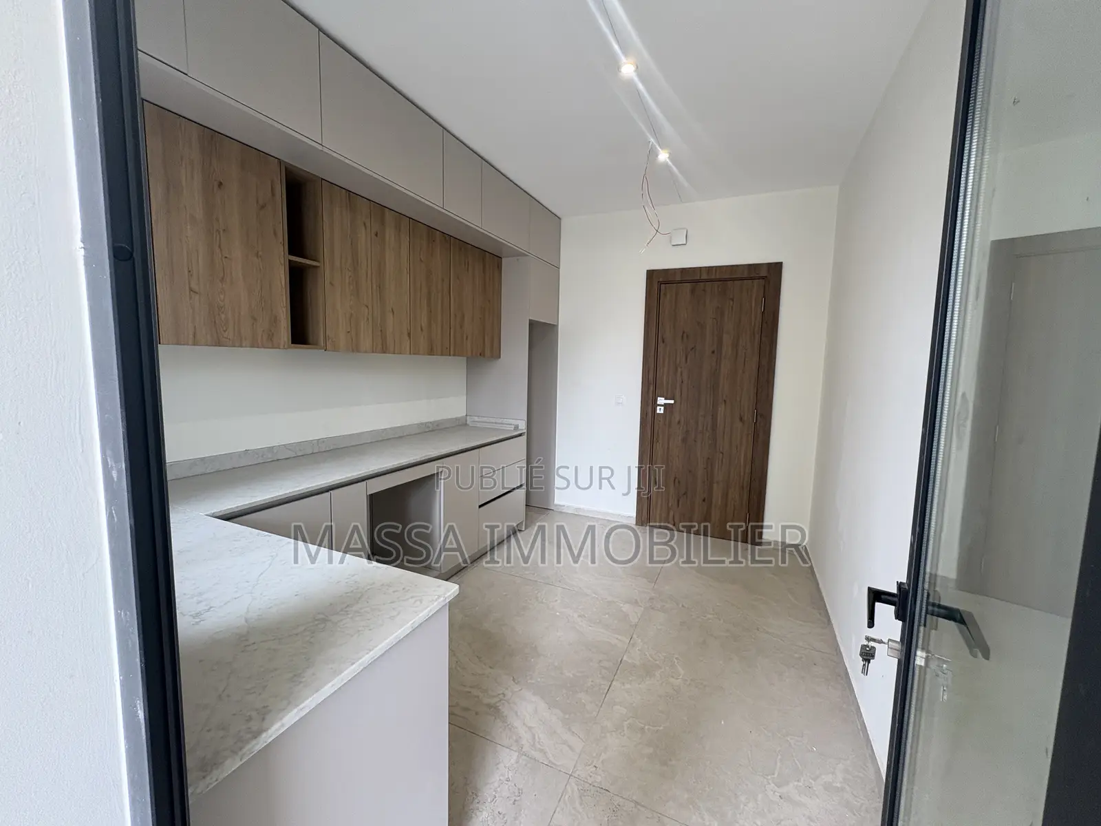 2chbre Appartement dans Massa Immobilier, Cocody à Louer