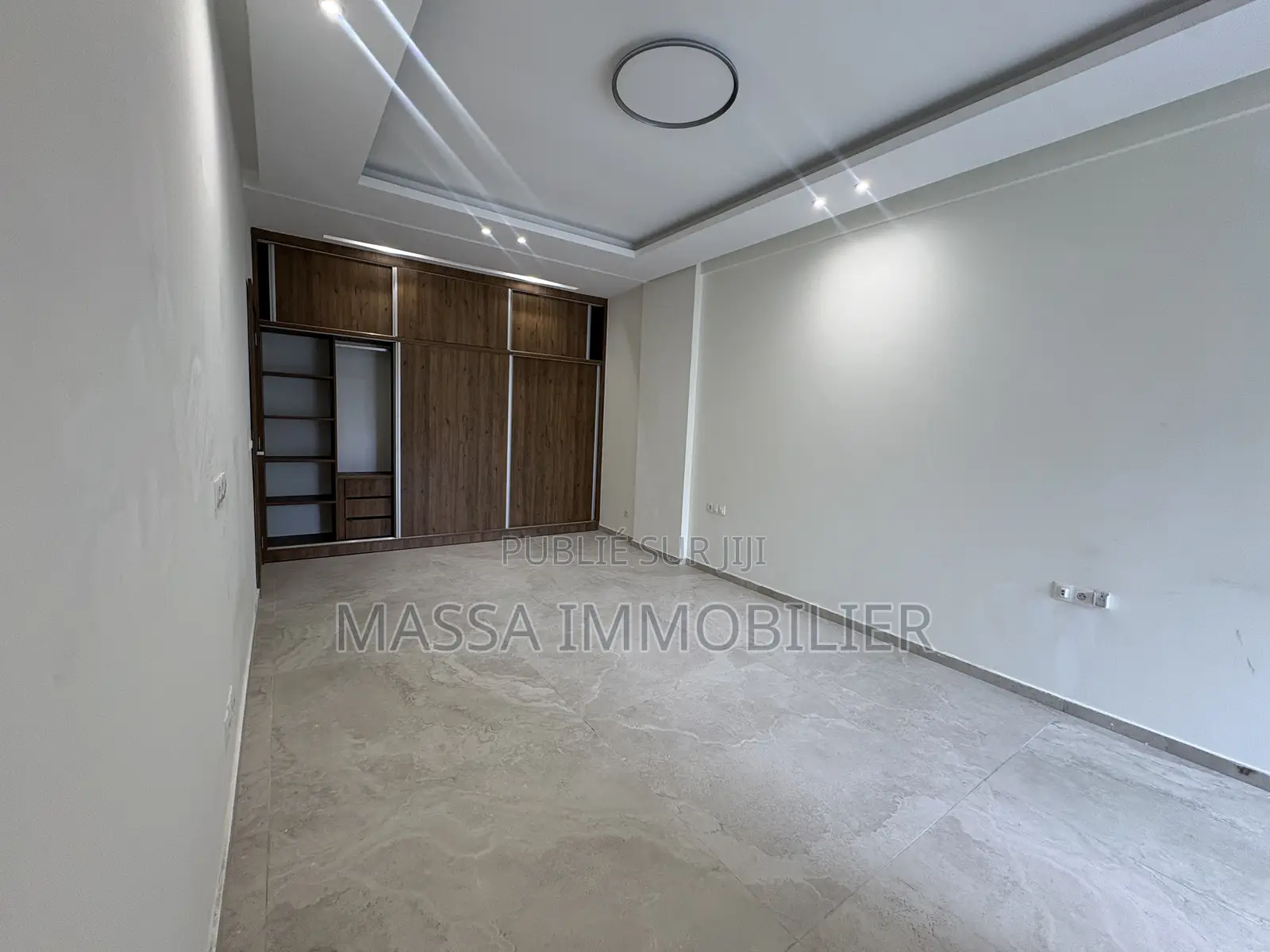 2chbre Appartement dans Massa Immobilier, Cocody à Louer