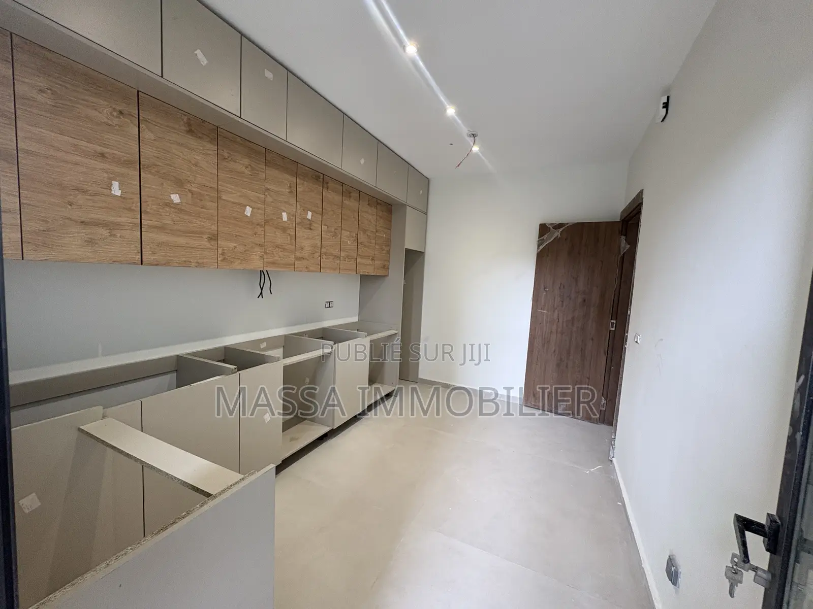 2chbre Appartement dans Massa Immobilier, Cocody à Louer