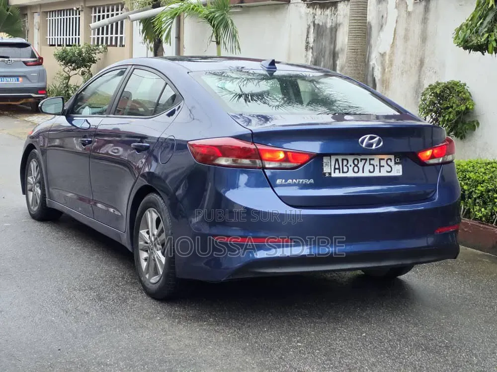 Hyundai Elantra 2017 Bleu