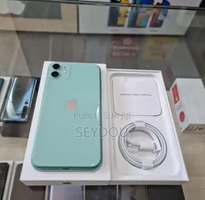 Nouveau Apple iPhone 11 64 GB Doré