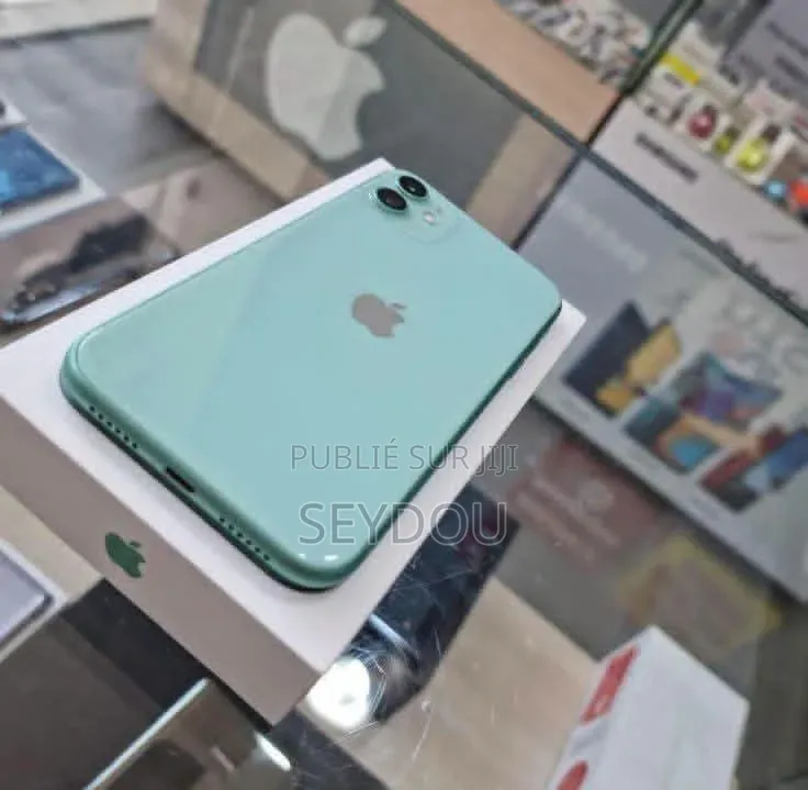 Nouveau Apple iPhone 11 64 GB Doré
