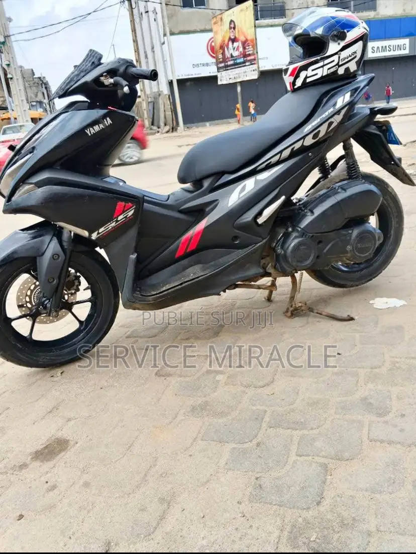 Nouveau Yamaha Crux 2025 Argenté