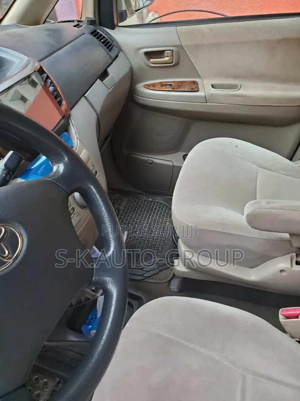 Toyota Noah 2004 Jaune