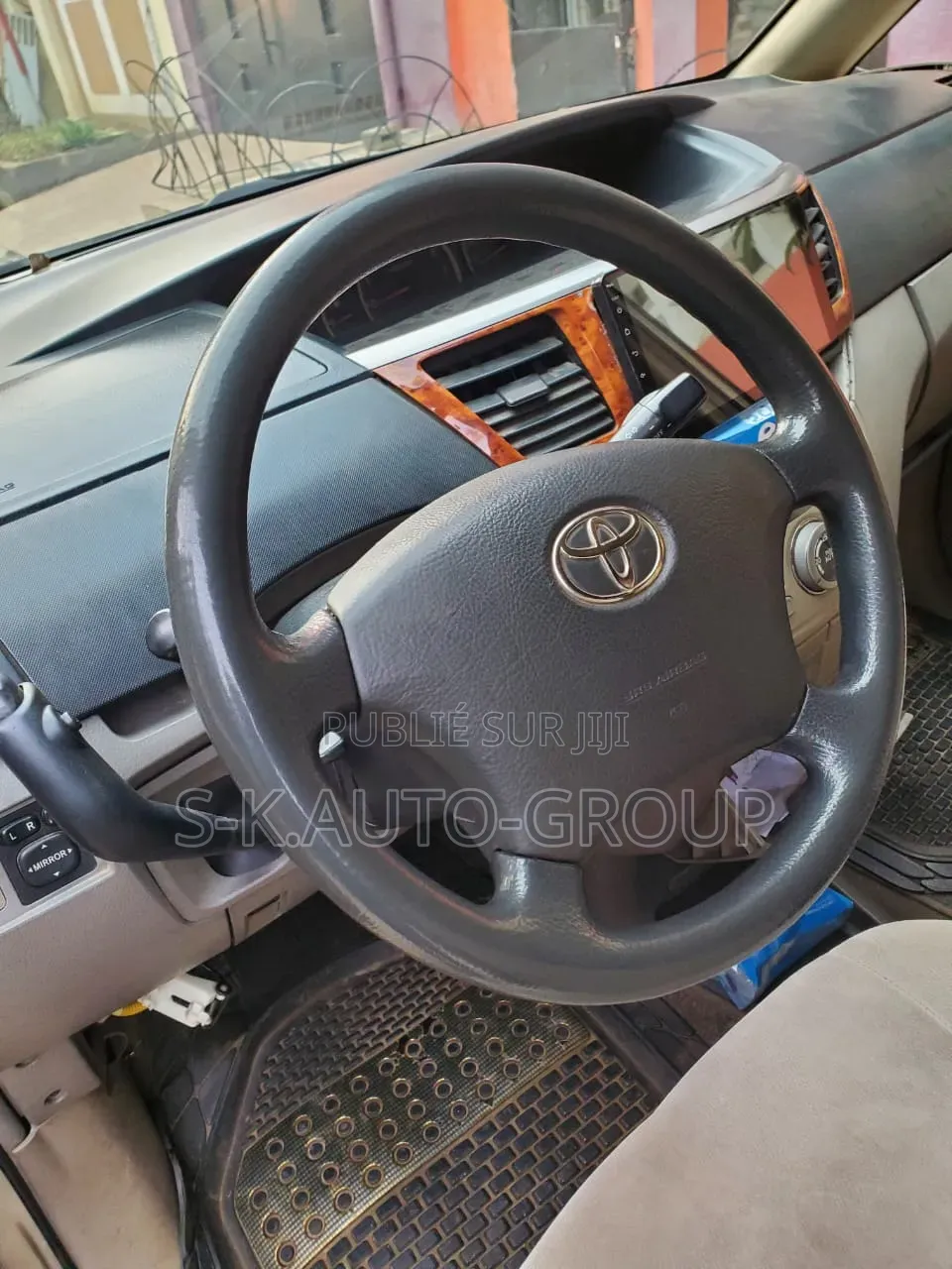 Toyota Noah 2004 Jaune