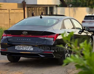 Hyundai Elantra 2022 Noir