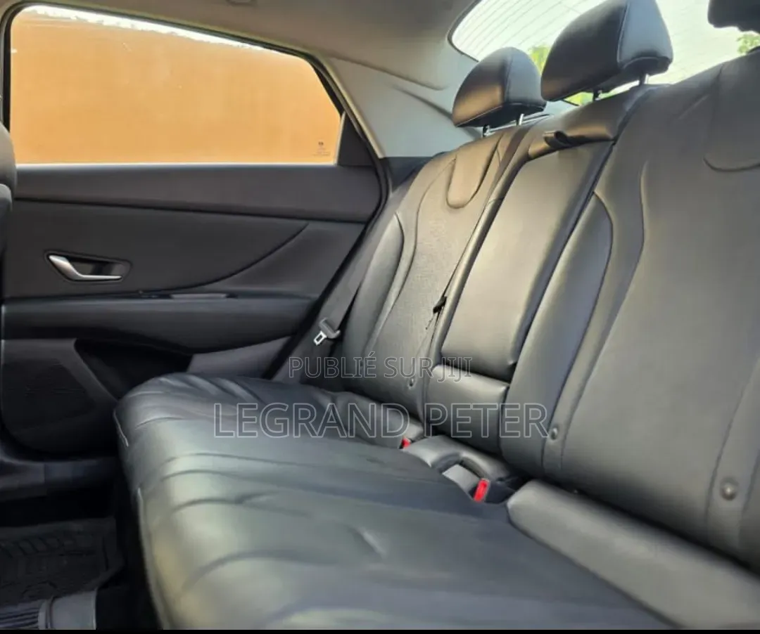 Hyundai Elantra 2022 Noir