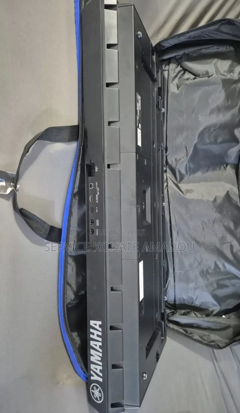 Avec Arguments Yamaha PSR-Sx600 À Vendre 1200 Sons 400 Styles Haut-