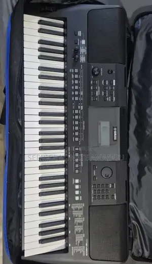 Avec Arguments Yamaha PSR-Sx600 À Vendre 1200 Sons 400 Styles Haut-