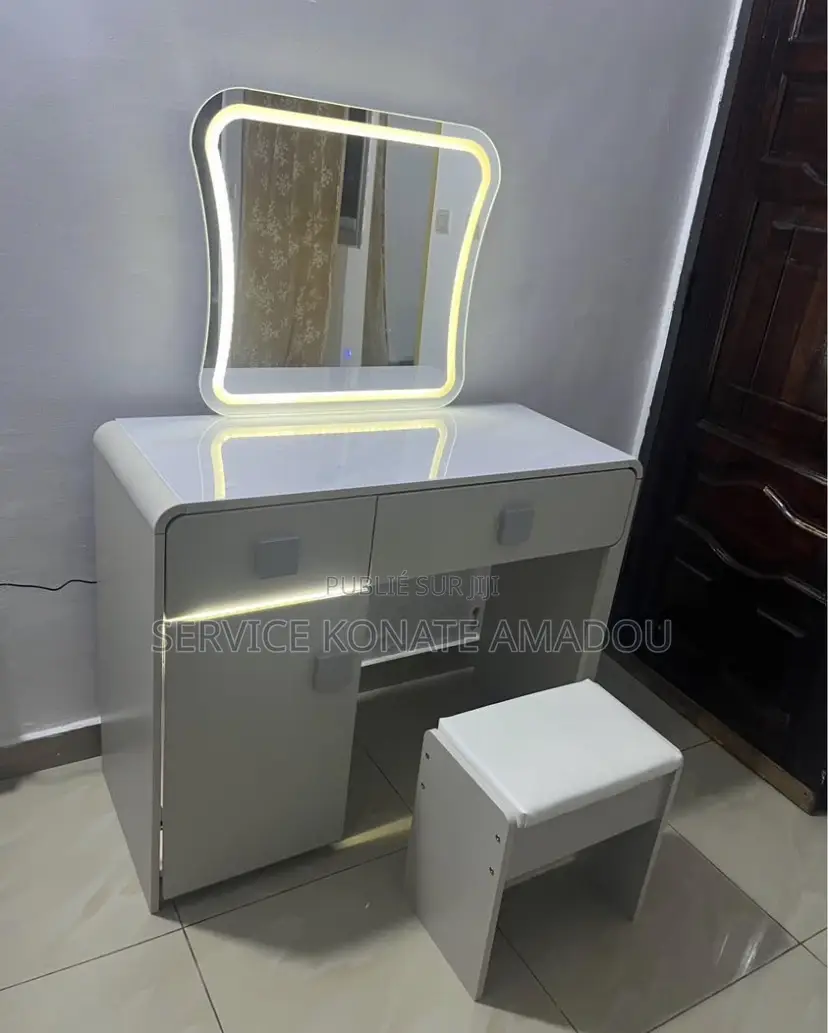 Titre Coiffeuse Moderne Blanche Avec Miroir Led + Tabouret Inclus