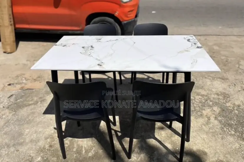 Set Table À Manger 4 Places - Plateau Effet Marbre + 4 Chaises Noires