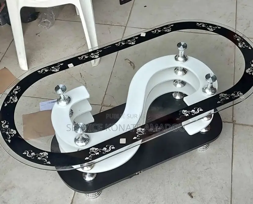 Table Basse Moderne en Verre Trempé + Étagère - Design Chic