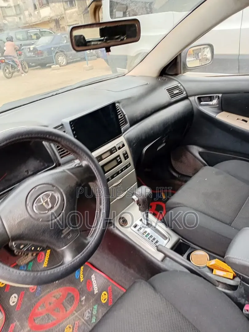 Toyota Corolla 2004 Gris
