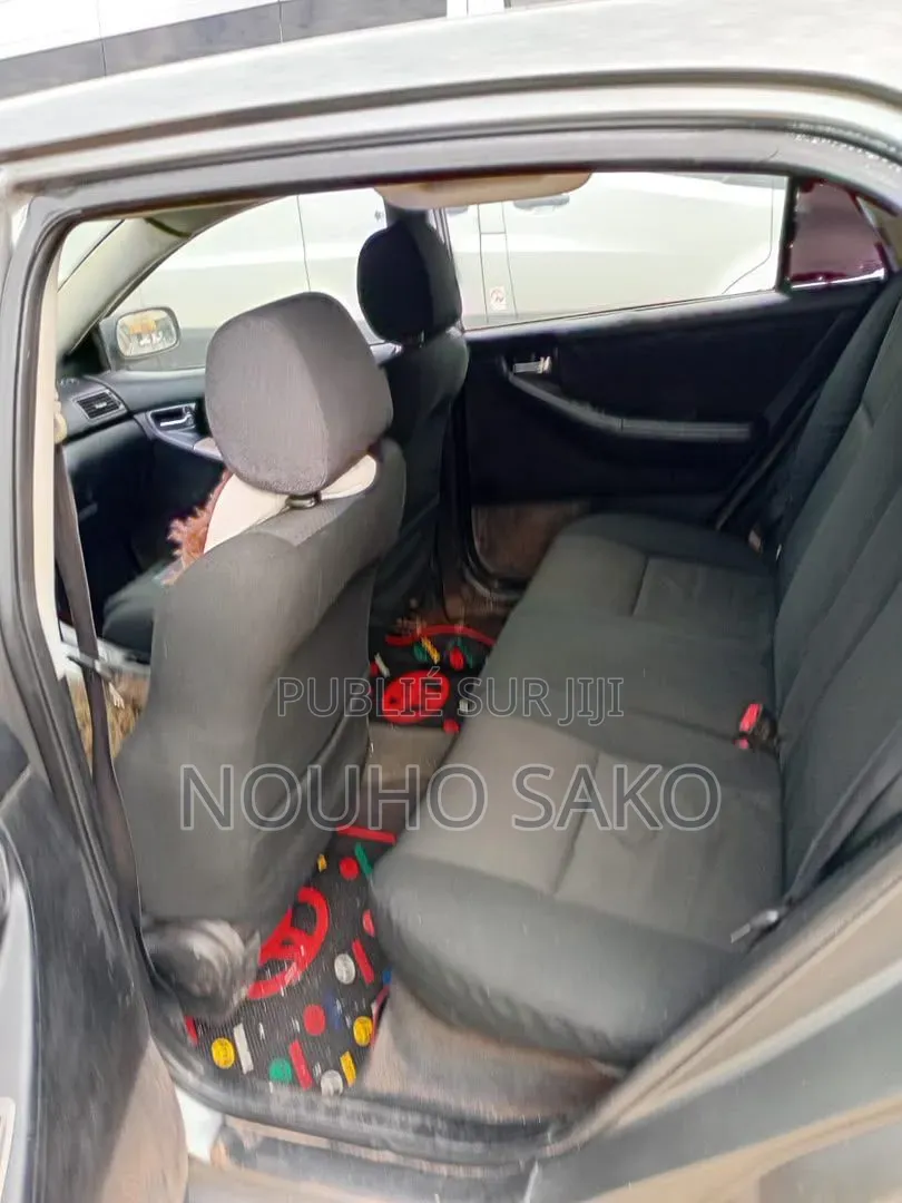 Toyota Corolla 2004 Gris