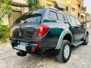 Mitsubishi L200 2009 Vert