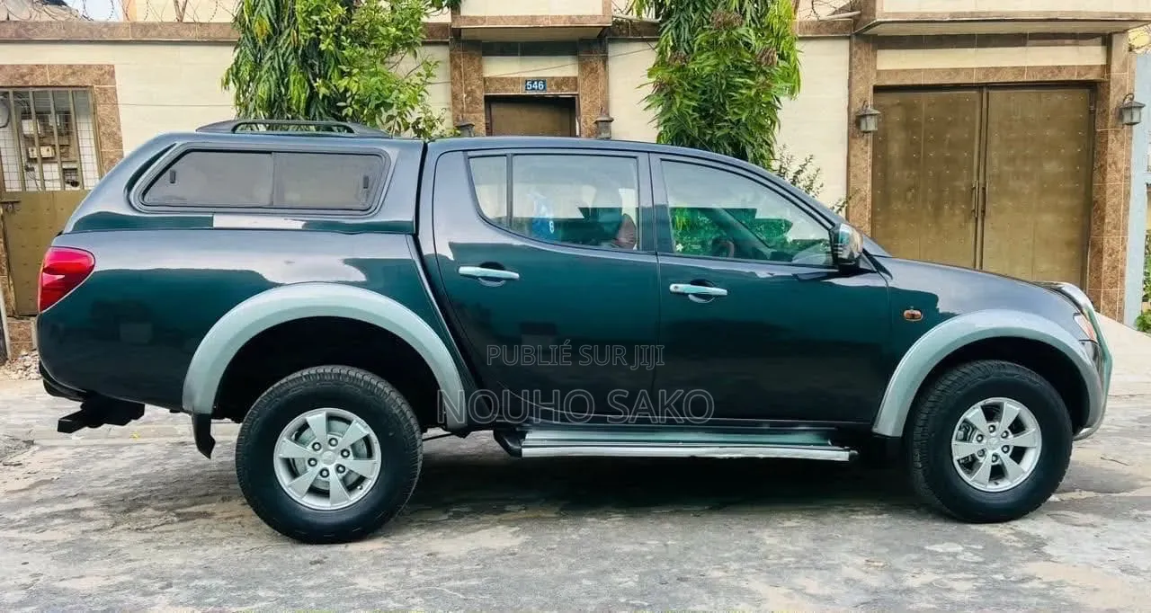 Mitsubishi L200 2009 Vert