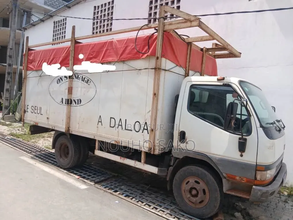 Mitsubishi Canter 2004