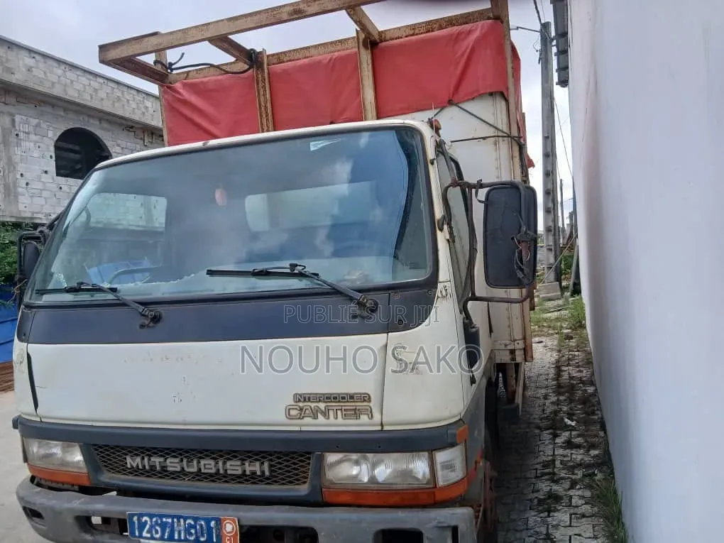 Mitsubishi Canter 2004