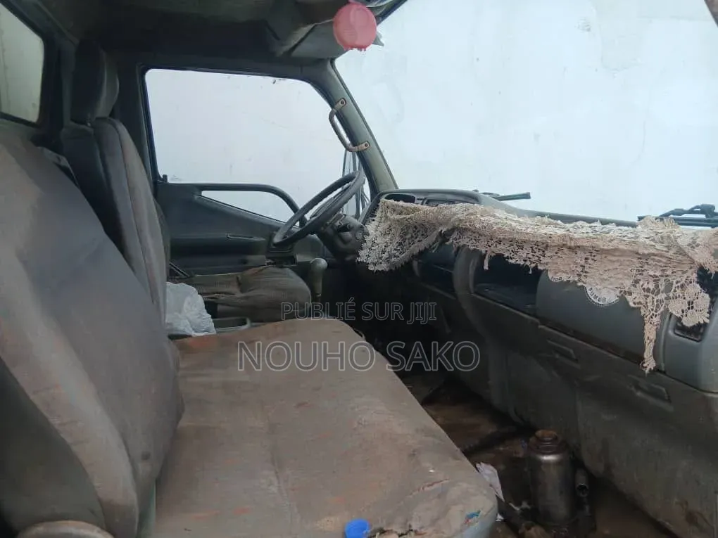 Mitsubishi Canter 2004