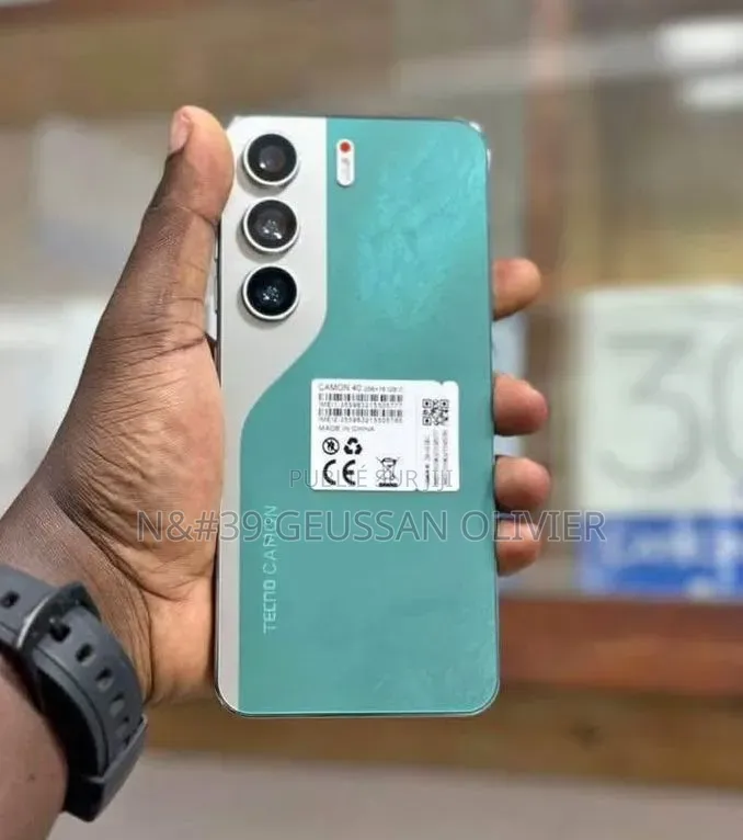 Nouveau Tecno Camon 40 256 GB Bleu