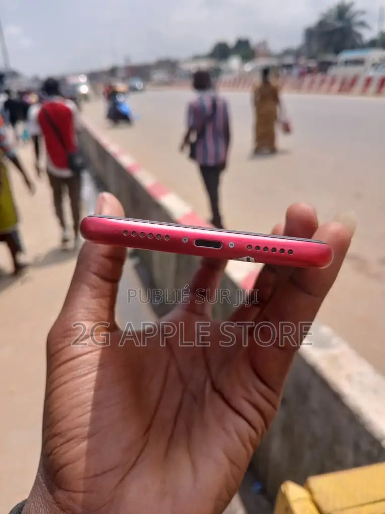 Nouveau Apple iPhone 11 64 GB Rouge
