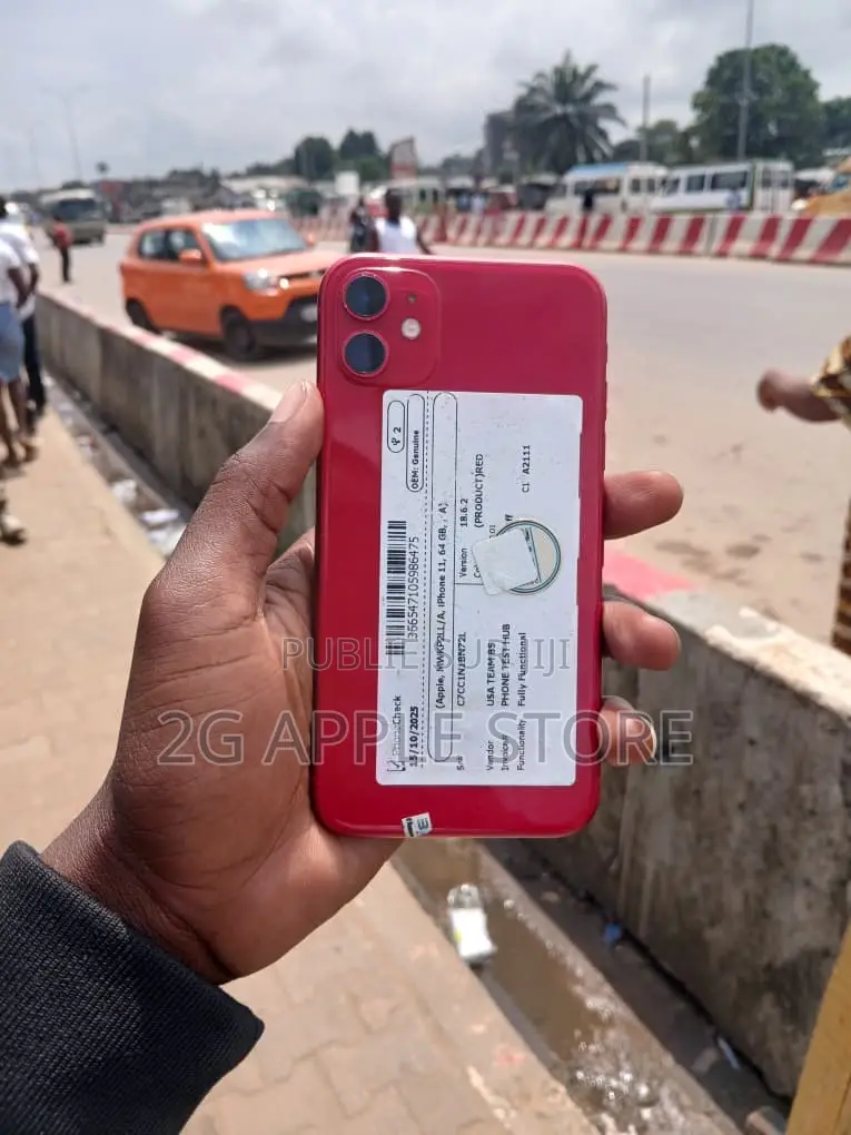 Nouveau Apple iPhone 11 64 GB Rouge