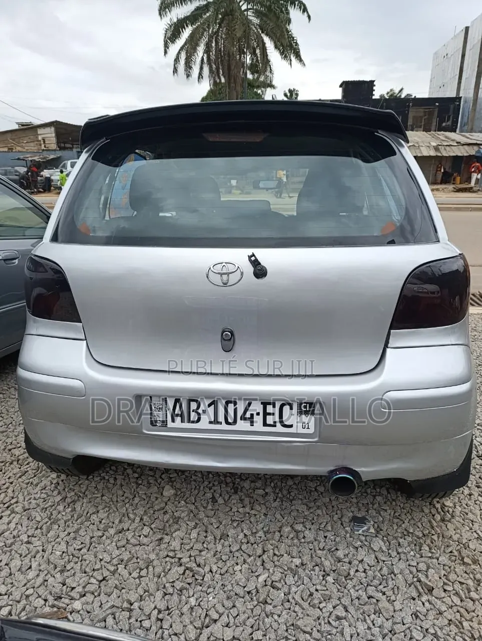Toyota Yaris 2023 Gris