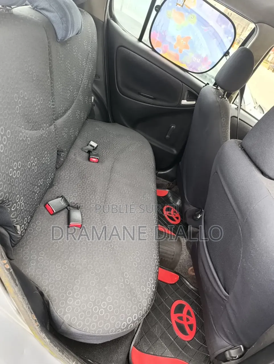 Toyota Yaris 2023 Gris