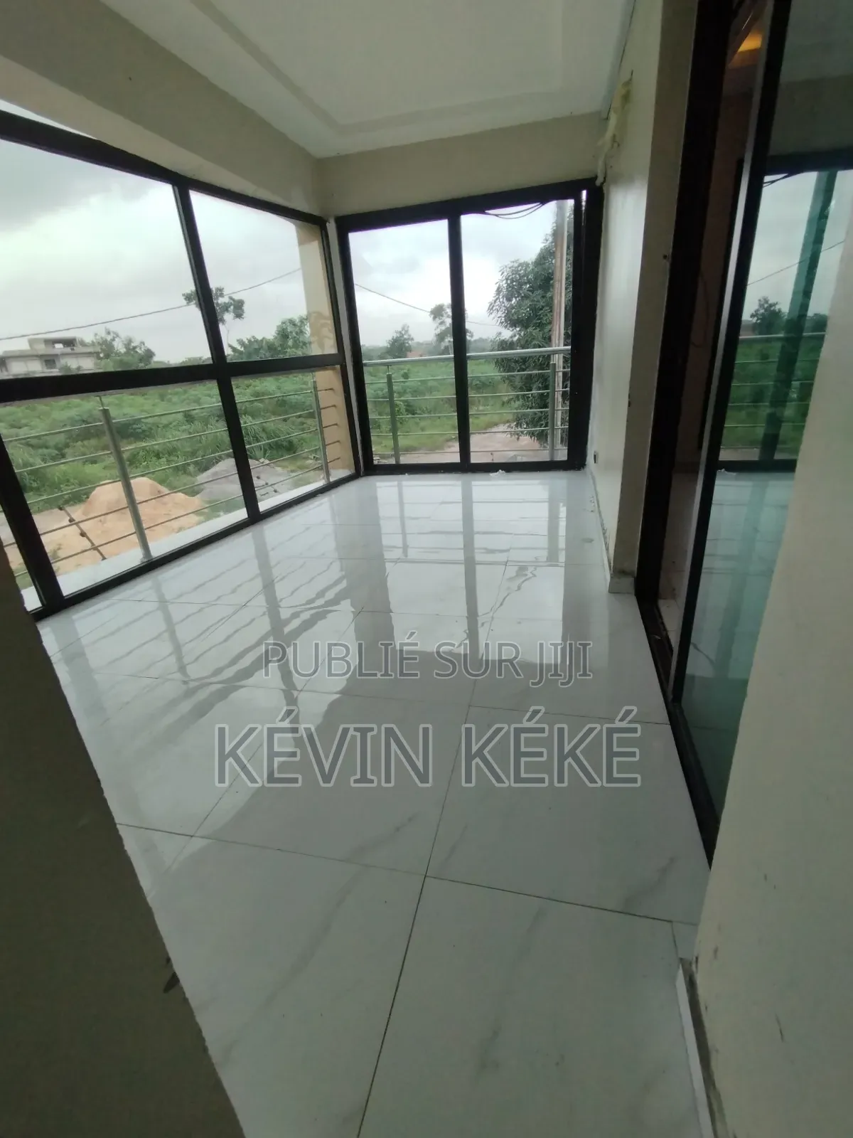 5chbre Duplex dans Grâces Immobilier, Bingerville à Louer