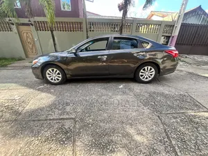 Nissan Altima 2016 Marron