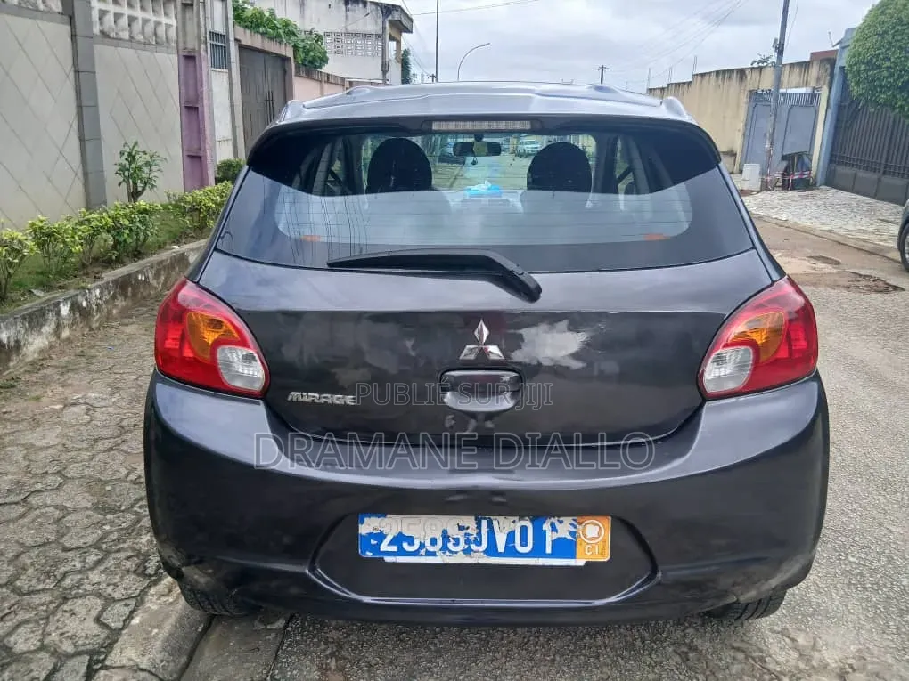 Mitsubishi Mirage 2014 Gris