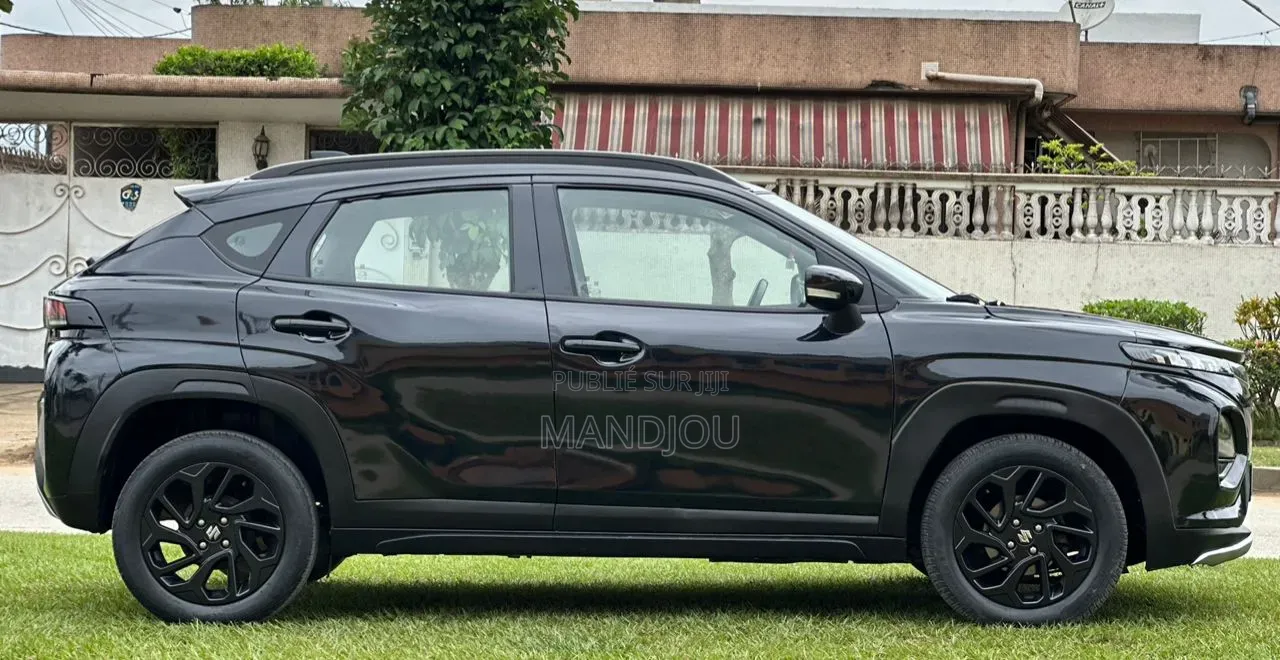 Suzuki Fronx 2024 Noir