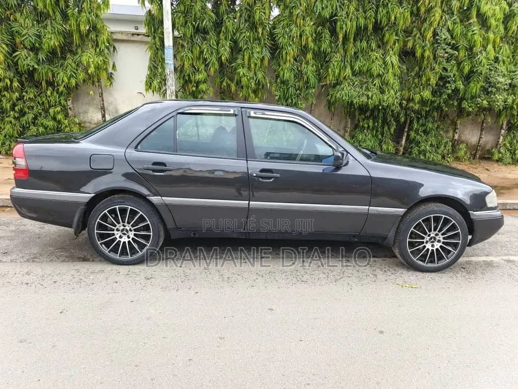 Mercedes-Benz M Class 2000 Noir Mat