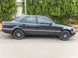 Mercedes-Benz M Class 2000 Noir Mat