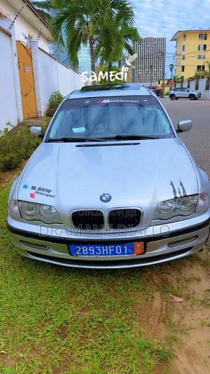 BMW 318i 2022 Gris