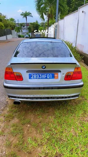 BMW 318i 2022 Gris