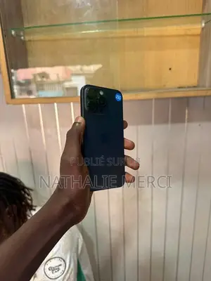 Nouveau Apple iPhone 15 Pro Max 256 GB Noir