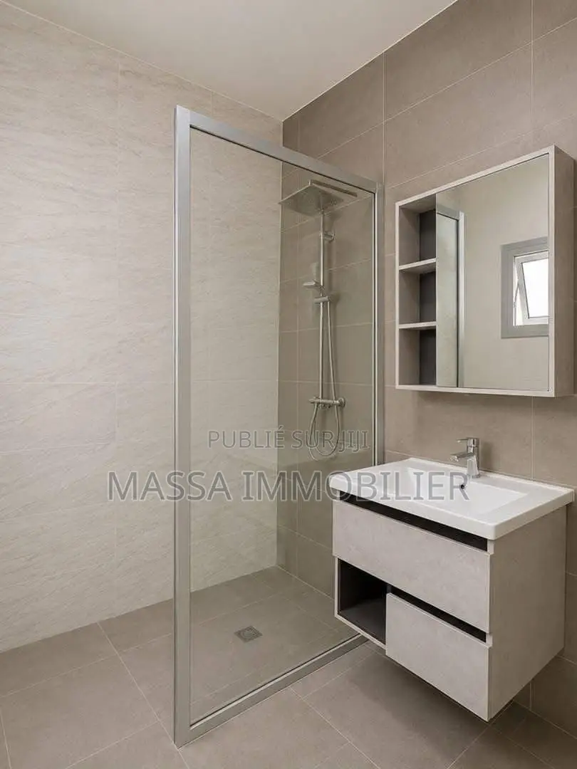 3chbre Appartement dans Massa Immobilier, Deux Plateaux à Louer