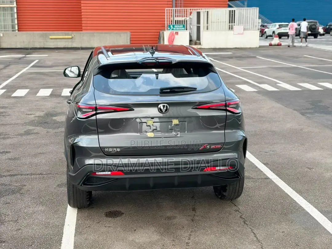 Nouveau Changan X5 Plus 1.5 Blue Core FWD 2025 Gris