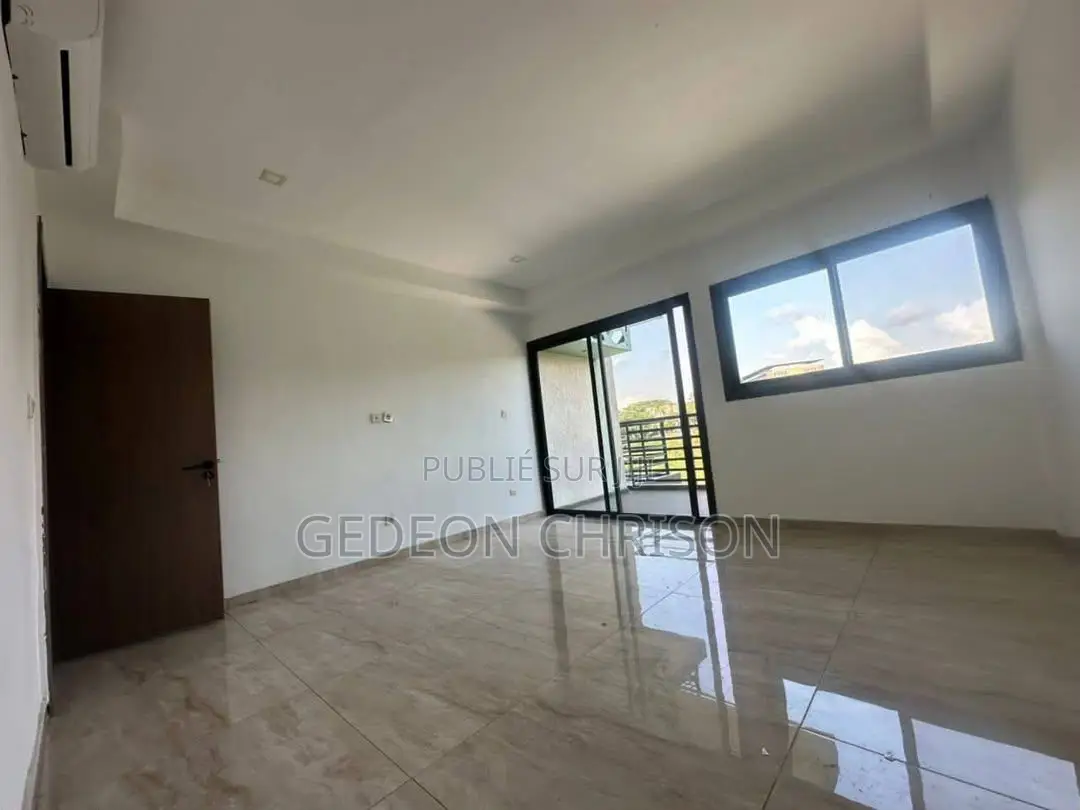 4chbre Appartement dans Cocody à Louer