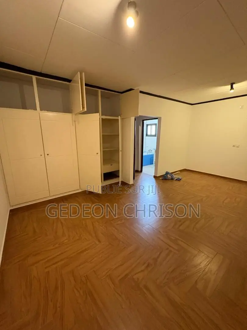 4chbre Villa dans Marcory à Louer